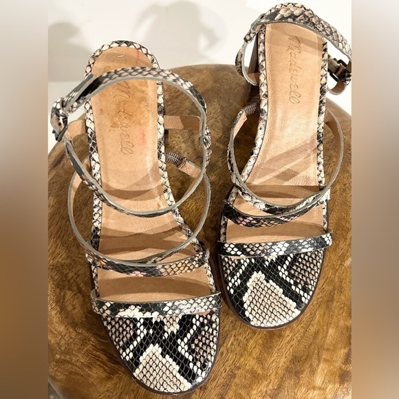 Madewell The Edie Sandal in Snake Embossed Leather 8 - Picture 6 of 11